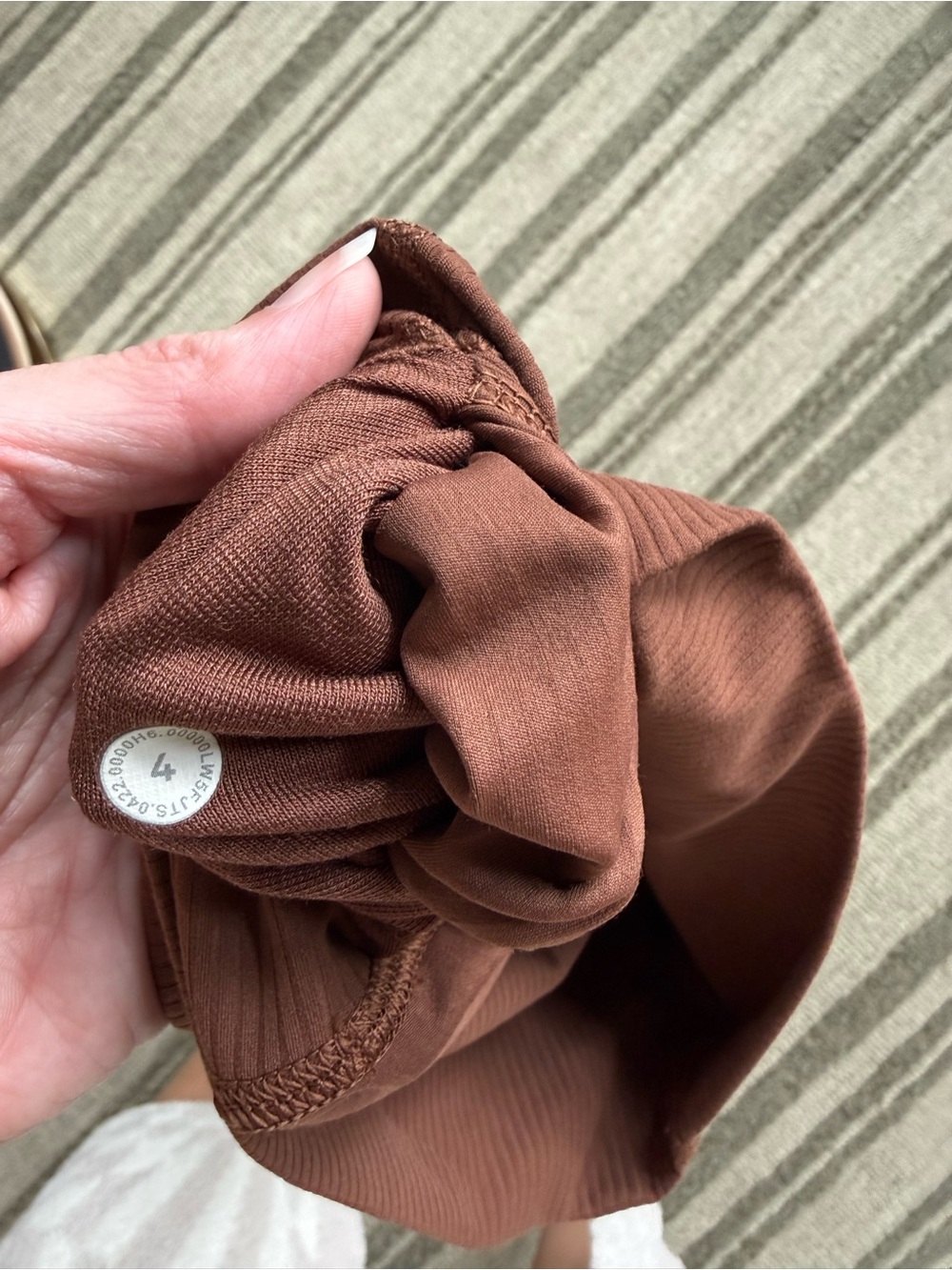 High-Waist Ribbed LuluLemon Leggings in Deep Brown ribbed 25” - Picture 4 of 4